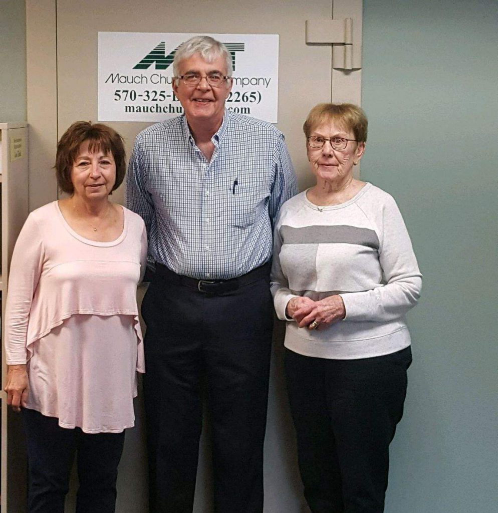 Bank Announces Scholarship Grants LVB